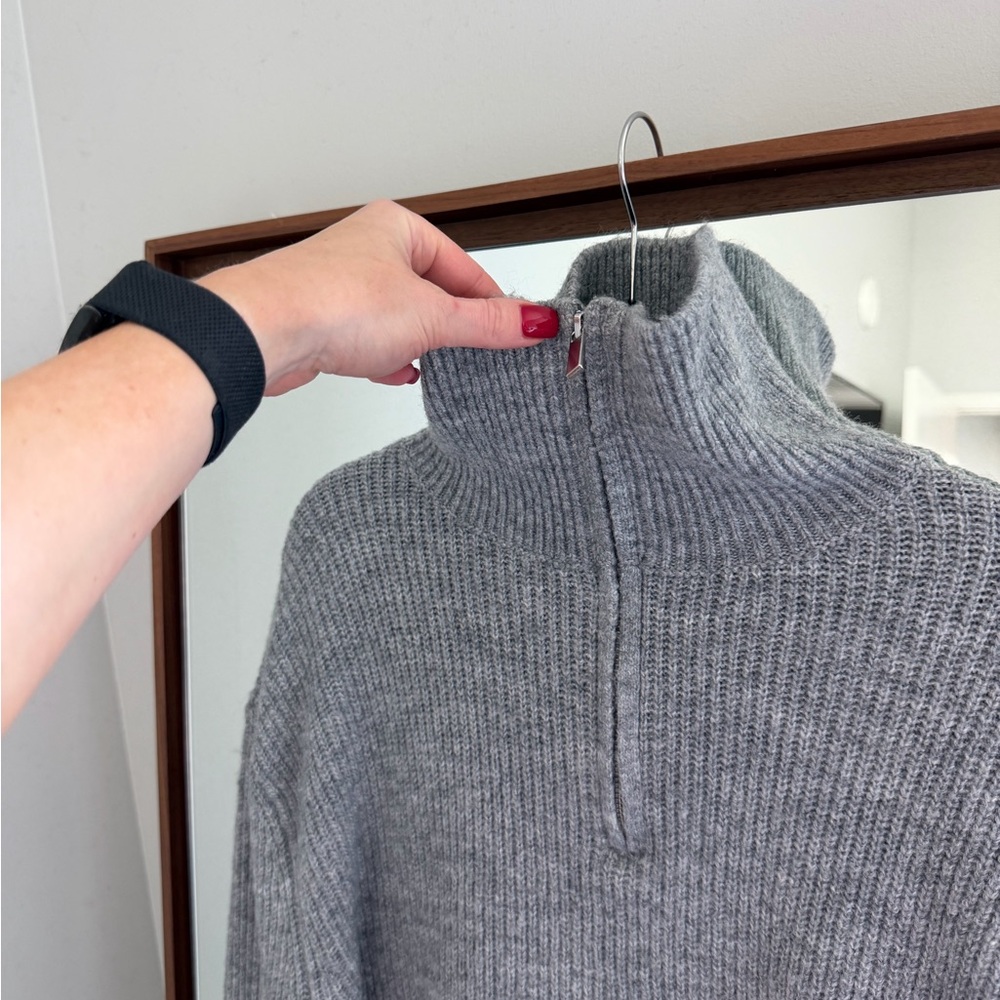 Cozy Gray Ribbed Pullover - Picture 6 of 6